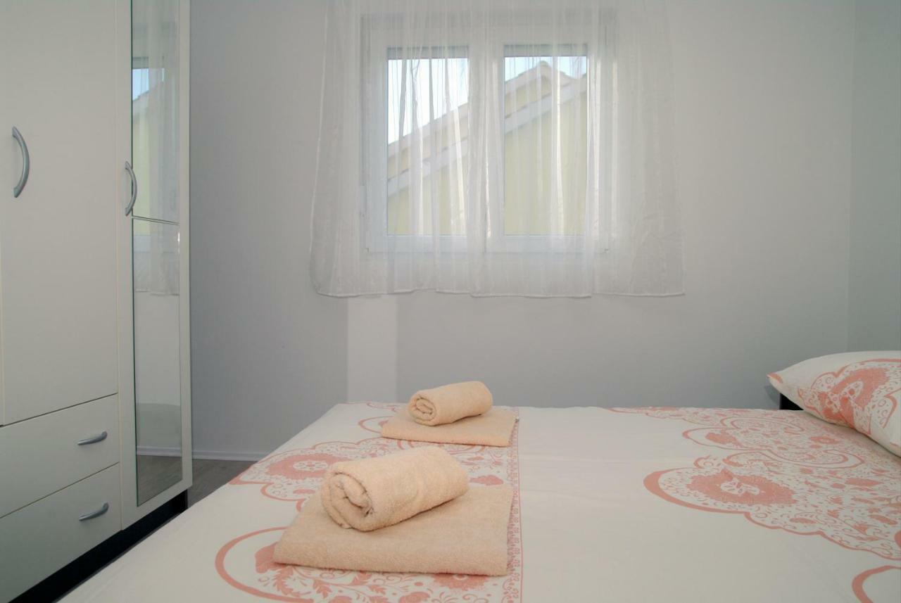 Holiday Home Luka ザダル エクステリア 写真